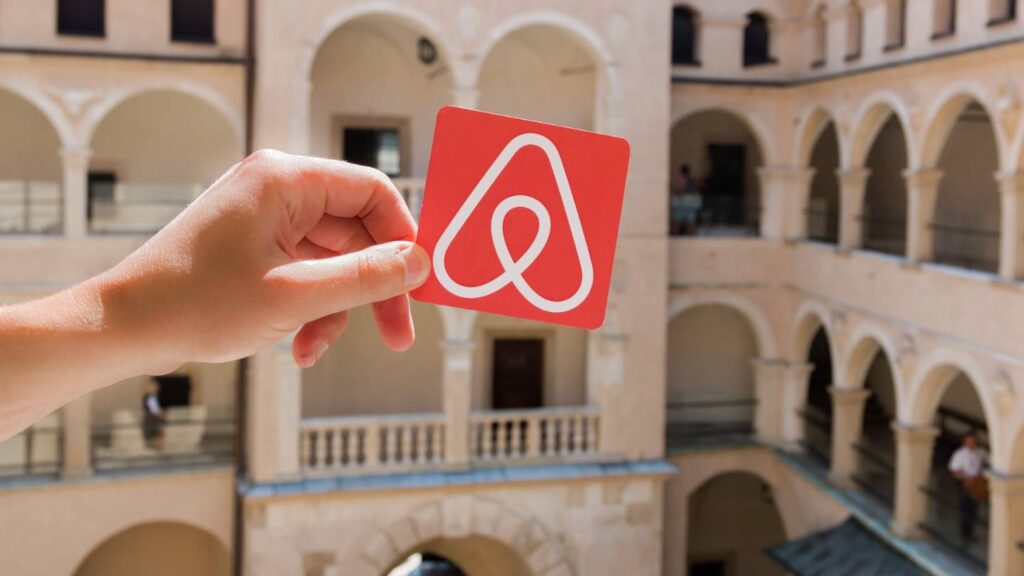 découvrez les prévisions budgétaires pour airbnb en 2025, les stratégies d'expansion, et les tendances du marché de la location à court terme. restez informé sur l'impact de ces changements sur les hôtes et voyageurs.