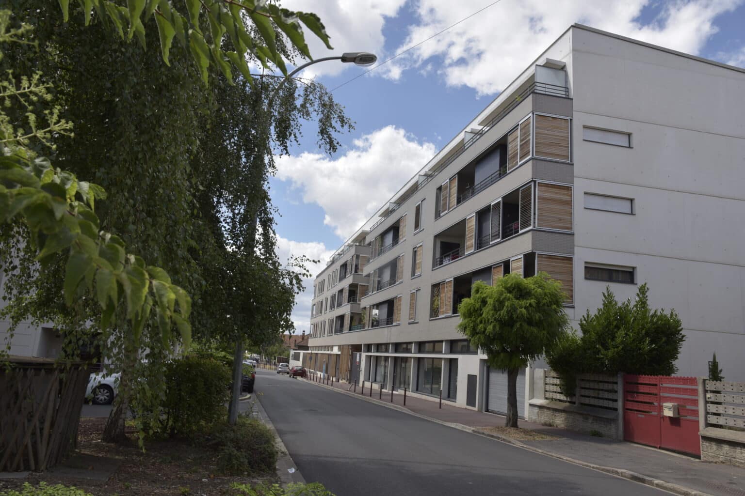 découvrez comment la loi alur impacte le marché du logement en france. informez-vous sur les droits des locataires, les obligations des bailleurs, et les mesures mises en place pour favoriser l'accès au logement et la régulation des loyers.